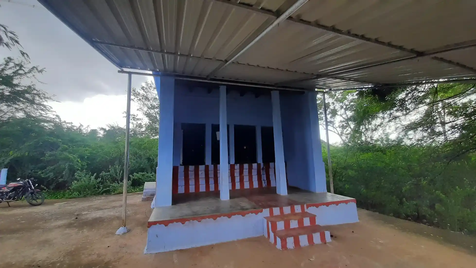 Arulmigu Sri Vandimalaichi Amman Temple, Attalanallur, Attalanallur - 627426