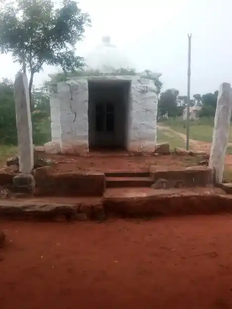 Arulmigu Sri Varatharajaperumal Temple, Usilampatty - 624706