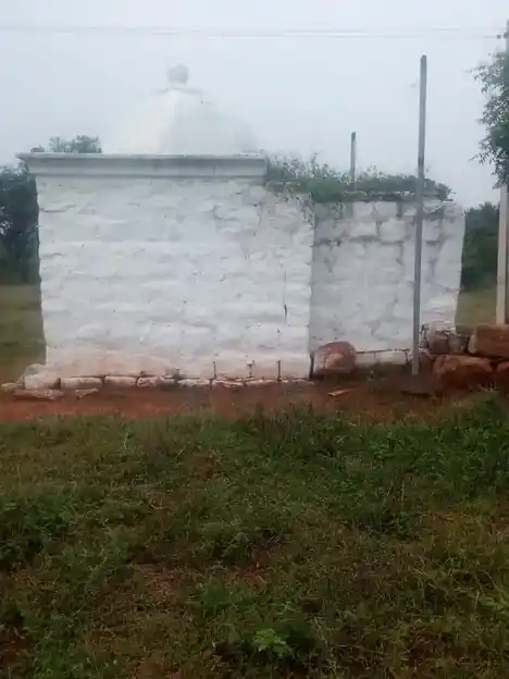 Arulmigu Sri Varatharajaperumal Temple, Usilampatty - 624706 அருள்மிகு ஸ்ரீவரதராஜப் பெருமாள் திருக்கோயில், Usilampatty - 624706, Dindigul - Ancient Temple Architecture and History Image 6
