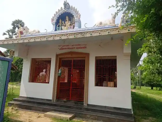 Arulmigu Srinivasa Iyyanar Temple, Melavadiya Kadu - 614703 அருள்மிகு சீனிவாசஅய்யனார் திருக்கோயில், Melavadiya Kadu - 614703, Thiruvarur - Ancient Temple Architecture and History Image 3