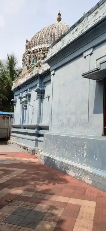 Arulmigu Srinivasa Perumal And Vanamutti Perumal Temple, Chozhampettai - 609001 Arulmigu Srinivasa Perumal And Vanamutti Perumal Temple, சோழம்பேட்டை - 609001, Mayiladuthurai - Ancient Temple Architecture and History Image 2