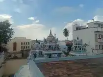 Arulmigu Srinivasa Perumal Temple, Ambur - 635802 அருள்மிகு சீனிவாசப்பெருமாள் திருக்கோயில், ஆம்பூர் - 635802, Thirupathur - Ancient Temple Architecture and History Image 3