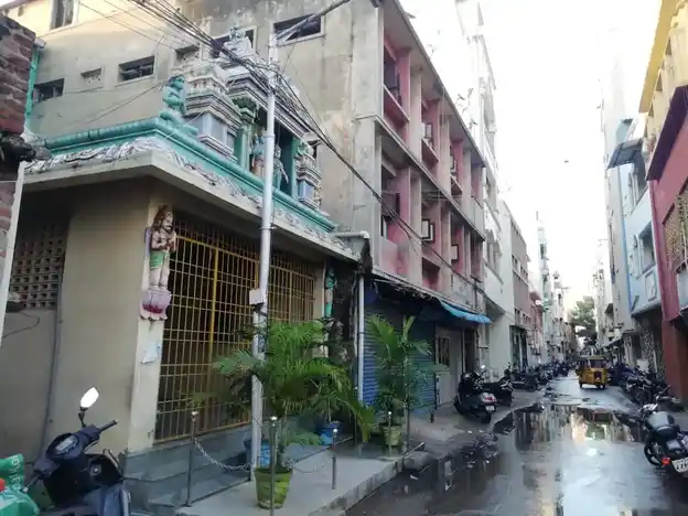 Arulmigu Srinivasa Perumal Temple, Mannadi, Chennai - 600001 அருள்மிகு சீனிவாசப் பெருமாள் திருக்கோயில், மண்ணடி, சென்னை - 600001, Chennai - Ancient Temple Architecture and History Image 4