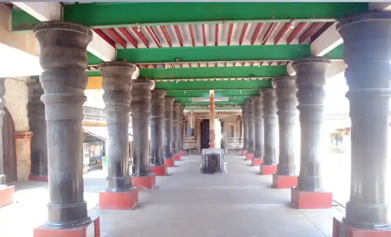 Arulmigu Srinivasa Perumal Temple, Nachiyarkoil, Nachiyarkoil - 612602 அருள்மிகு சீனிவாசப்பெருமாள் திருக்கோயில், நாச்சியார்கோயில், Nachiyarkoil - 612602, Thanjavur - Ancient Temple Architecture and History Image 3