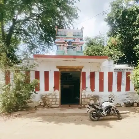 Arulmigu Srinivasa Perumal Temple, Nanjai Edaiyar - 638182 அருள்மிகு சீனிவாசப்பெருமாள் திருக்கோயில், Nanjai Edaiyar - 638182, Namakkal - Ancient Temple Architecture and History Image 3