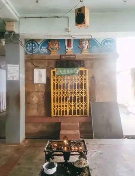 Arulmigu Srinivasa Perumal Temple, Nanjai Edaiyar - 638182 அருள்மிகு சீனிவாசப்பெருமாள் திருக்கோயில், Nanjai Edaiyar - 638182, Namakkal - Ancient Temple Architecture and History Image 4