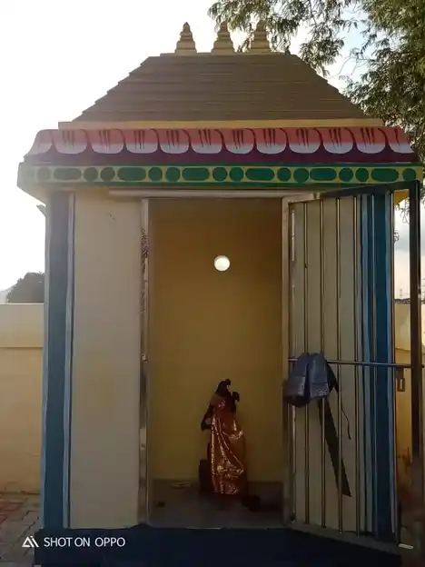 Arulmigu Srinivasa Perumal Temple, Solaipatti - 625708 Arulmigu Srinivasa Perumal Temple, Solaipatti - 625708, Madurai - Ancient Temple Architecture and History Image 2