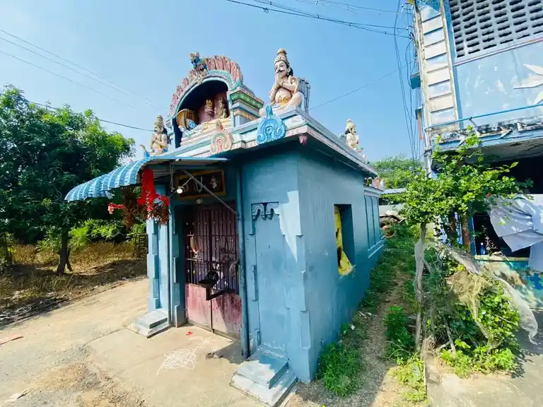 Arulmigu Srinivasa Perumal Temple, Vembedu - 601204 அருள்மிகு சீனிவாசப்பெருமாள்&amp;nbsp; திருக்கோயில், வேம்பேடு - 601204, Tiruvallur - Ancient Temple Architecture and History Image 2