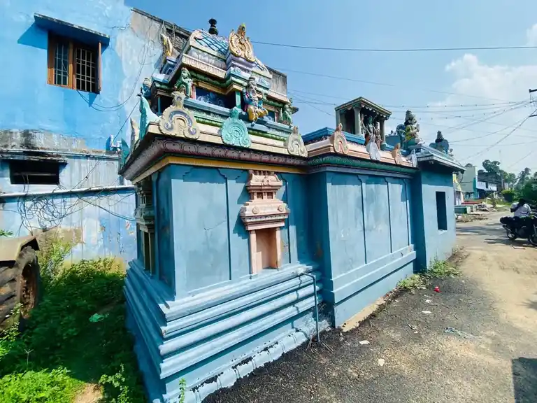 Arulmigu Srinivasa Perumal Temple, Vembedu - 601204 அருள்மிகு சீனிவாசப்பெருமாள்&amp;nbsp; திருக்கோயில், வேம்பேடு - 601204, Tiruvallur - Ancient Temple Architecture and History Image 4