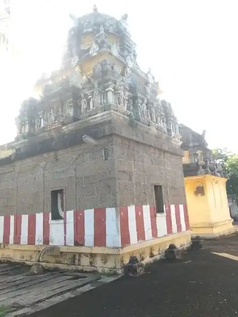 Arulmigu Srinivasa Perumal Temple, Venpakkam - 603111 அருள்மிகு சீனிவாசப்பெருமாள் திருக்கோயில், வெண்பாக்கம் - 603111, Chengalpattu - Ancient Temple Architecture and History Image 2