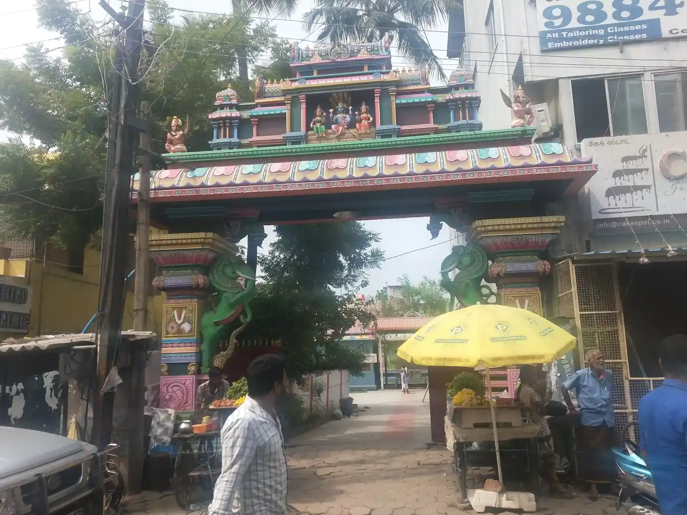Arulmigu Srinivasa Perumal Thiruvuraga Perumal Temple, Porur, Chennai - 600116 அருள்மிகு சீனிவாசப் பெருமாள் எ திருவூரகப் பெருமாள் திருக்கோயில், போரூர், சென்னை - 600116, Chennai - Ancient Temple Architecture and History Image 4