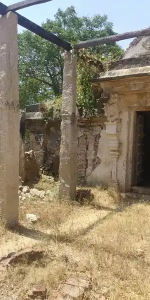 Arulmigu Srinivasaperumal Temple, Agasthiyar Theertham - 623532 அருள்மிகு ஸ்ரீனிவாசப்பெருமாள் திருக்கோயில், அகஸ்தியர்தீர்த்தம் - 623532, Ramanathapuram - Ancient Temple Architecture and History Image 2