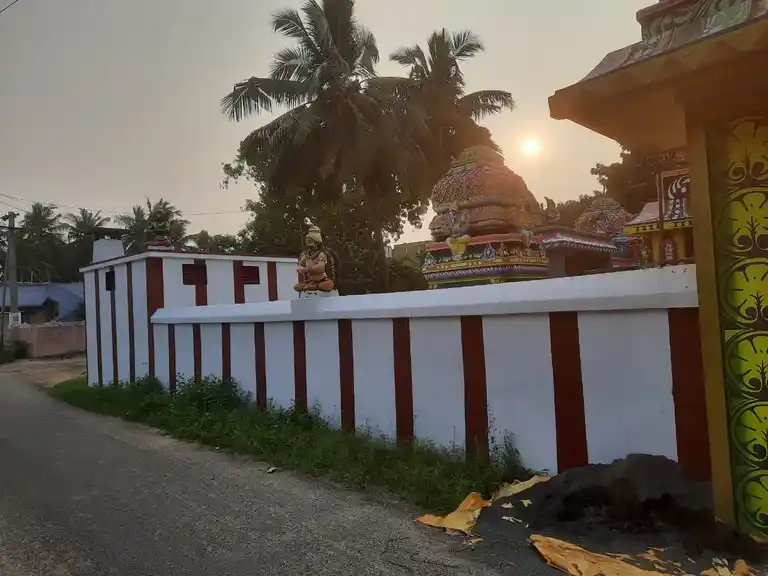 Arulmigu Srinivasaperumal Temple, Centre Of The Village, Orakkadu - 600067 அருள்மிகு சீனிவாசப்பெருமாள் திருக்கோயில், Centre Of The Village, Orakkadu - 600067, Tiruvallur - Ancient Temple Architecture and History Image 5