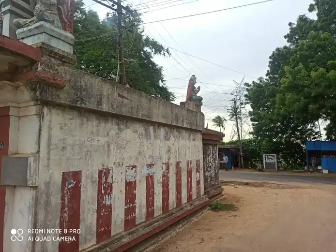 Arulmigu Srinivasaperumal Temple, Inside The Village, Kalyanakuppam - 602001 அருள்மிகு சீனிவாசப்பெருமாள் திருக்கோயில், Inside The Village, Kalyanakuppam - 602001, Tiruvallur - Ancient Temple Architecture and History Image 4