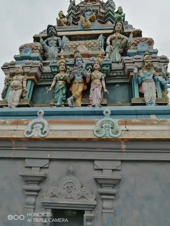 Arulmigu Srinivasaperumal Temple, Inside The Village, Mummidikuppam - 602001 அருள்மிகு சீனிவாசப்பெருமாள் திருக்கோயில், Inside The Village, Mummidikuppam - 602001, Tiruvallur - Ancient Temple Architecture and History Image 2