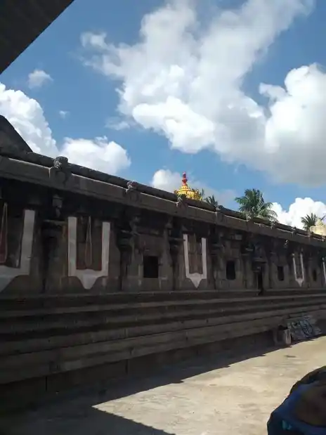 Arulmigu Srinivasaperumal Temple, Kumulam - 605107 அருள்மிகு சீனுவாசப்பெருமாள் திருக்கோயில், Kumulam - 605107, Viluppuram - Ancient Temple Architecture and History Image 6