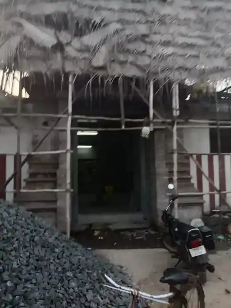 Arulmigu Srinivasaperumal Temple, Melkumaramangalam - 607205 அருள்மிகு சீனுவாசப்பெருமாள் திருக்கோயில், மேல் குமாரமங்கலம் - 607205, Cuddalore - Ancient Temple Architecture and History Image 2