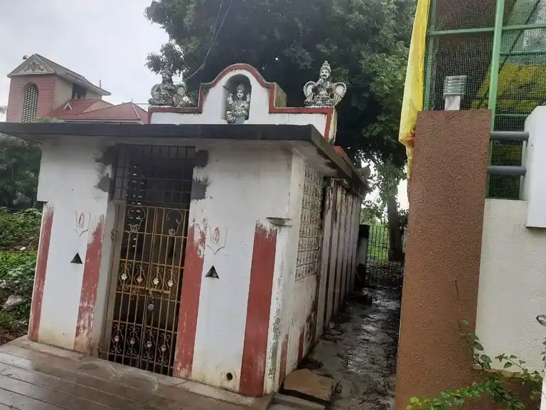 Arulmigu Srinivasaperumal Temple, Near Main Road, Arani - 601101 Temple