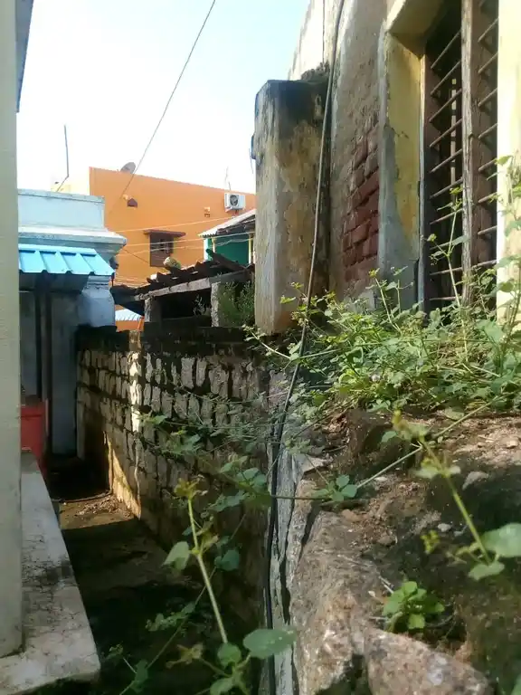 Arulmigu Srinivasaperumal Temple, Pothumbu - 625018 அருள்மிகு சீனிவாசப் பெருமாள் திருக்கோயில், பொதும்பு - 625018, Madurai - Ancient Temple Architecture and History Image 3