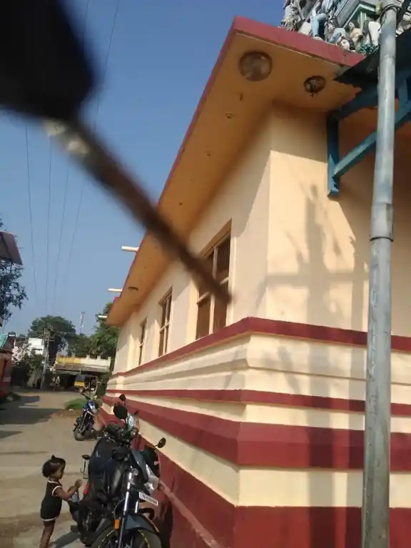 Arulmigu Sriveeruchinnamaal And Muthaiya Swamy Temple, Old Batlagundu - 624202 Arulmigu Sriveeruchinnamaal And Muthaiya Swamy Temple, Old Batlagundu, Old Batlagundu - 624202, Dindigul - Ancient Temple Architecture and History Image 2