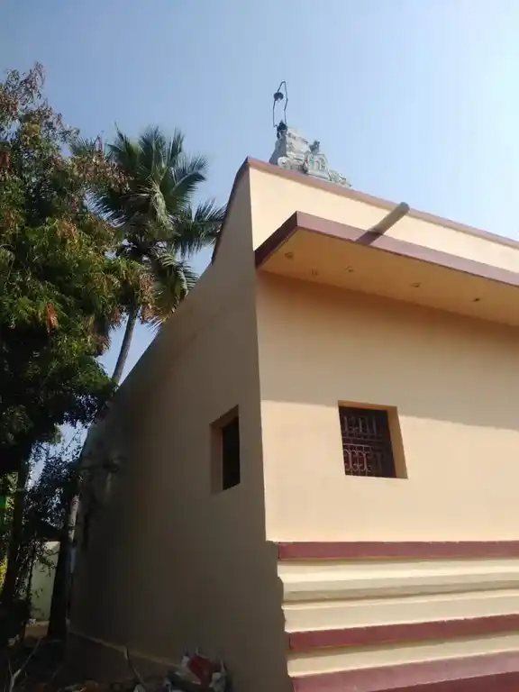 Arulmigu Sriveeruchinnamaal And Muthaiya Swamy Temple, Old Batlagundu - 624202 Arulmigu Sriveeruchinnamaal And Muthaiya Swamy Temple, Old Batlagundu, Old Batlagundu - 624202, Dindigul - Ancient Temple Architecture and History Image 3