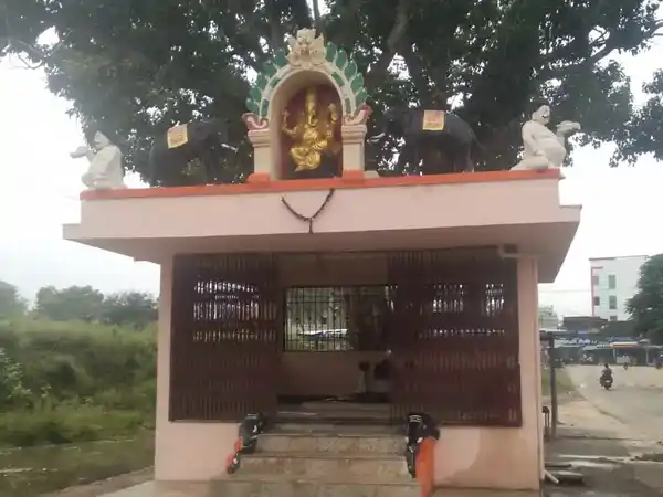 Arulmigu Srivinayagar And Thumalakundu Vinayagar Temple, Thumalakondu - 624802 அருள்மிகு ஸ்ரீவிநாயகர் மற்றும் தும்மலகுண்டு விநாயகர் திருக்கோயில், Thumalakondu - 624802, Dindigul - Ancient Temple Architecture and History Image 2