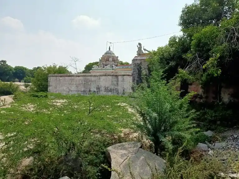 Arulmigu Subbramaniyaswamy Temple, Vadakaraithaazhanur - 605752 அருள்மிகு சுப்ரமணியசுவாமி திருக்கோயில், Vadakaraithaazhanur - 605752, Viluppuram - Ancient Temple Architecture and History Image 3