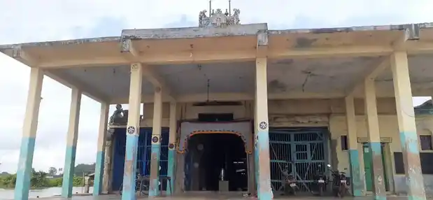 Arulmigu Subramania Swamy Temple, Kurukkuthurai - 627006 அருள்மிகு சுப்பிரமணிய சுவாமி திருக்கோயில், Kurukkuthurai - 627006, Tirunelveli - Ancient Temple Architecture and History Image 2