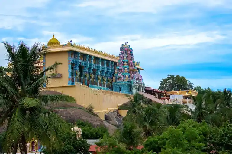 Arulmigu Subramaniaswamy Alias Balamurugan Temple, Rathinagiri, Keelminnal - 632517 அருள்மிகு சுப்பிரமணியசுவாமி என்கிற பாலமுருகன் திருக்கோயில், இரத்தினகிரி, கீழ்மின்னல் - 632517, Ranipet - Ancient Temple Architecture and History Image 4