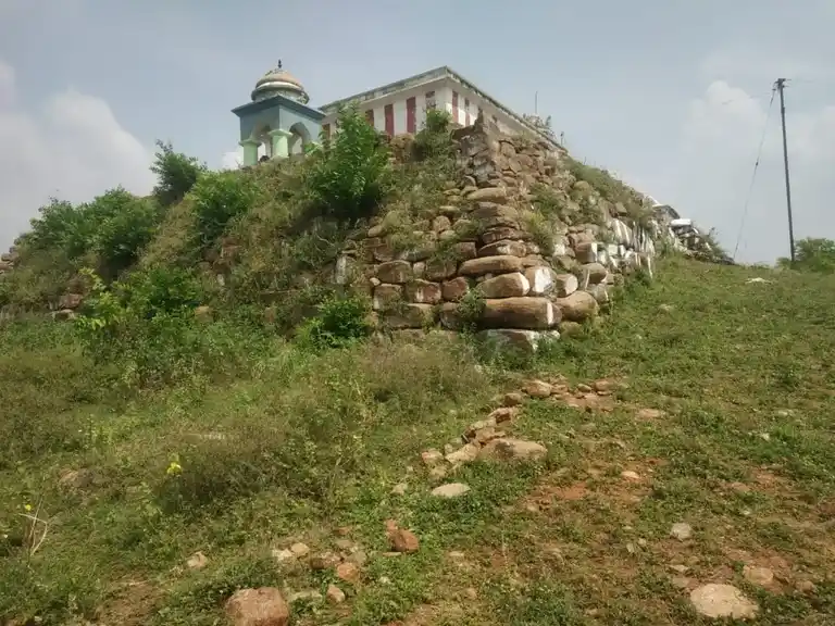 Arulmigu Subramaniaswamy Temple, Velore - 621107 அருள்மிகு சுப்பிரமணியசுவாமி திருக்கோயில், Velore - 621107, Perambalur - Ancient Temple Architecture and History Image 2