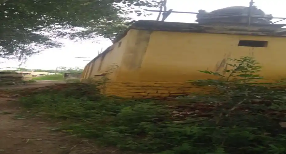 Arulmigu Subramaniya Swami Temple, Kilvilachur - 635801 அருள்மிகு சுப்பிரமணிய சுவாமி திருக்கோயில், கீழ்விலாச்சூர் - 635801, Vellore - Ancient Temple Architecture and History Image 4