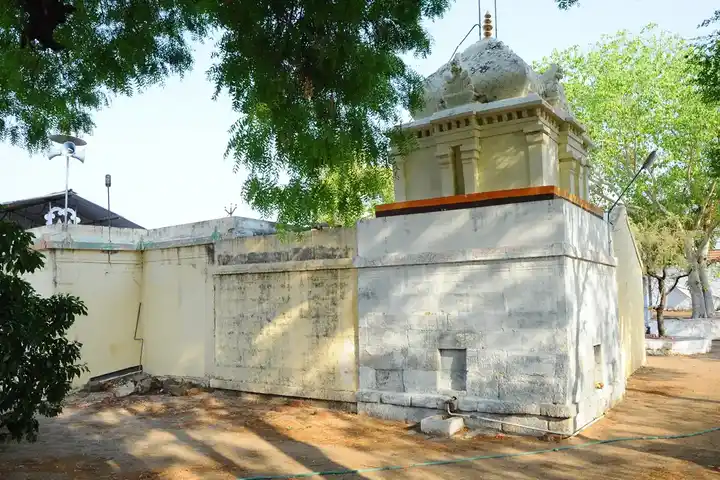 Arulmigu Subramaniya Swamy Temple, Aravakurichi - 639201 அருள்மிகு சுப்பிரமணியசுவாமி திருக்கோயில், Aravakurichi - 639201, Karur - Ancient Temple Architecture and History Image 4