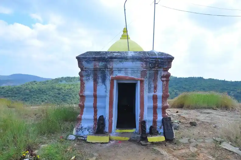 Arulmigu Subramaniyasamy Temple, Kaligoundanoor, Vellar - 636451 அருள்மிகு சுப்பிரமணியசுவாமி திருக்கோயில், Kaligoundanoor, Vellar - 636451, Salem - Ancient Temple Architecture and History Image 4