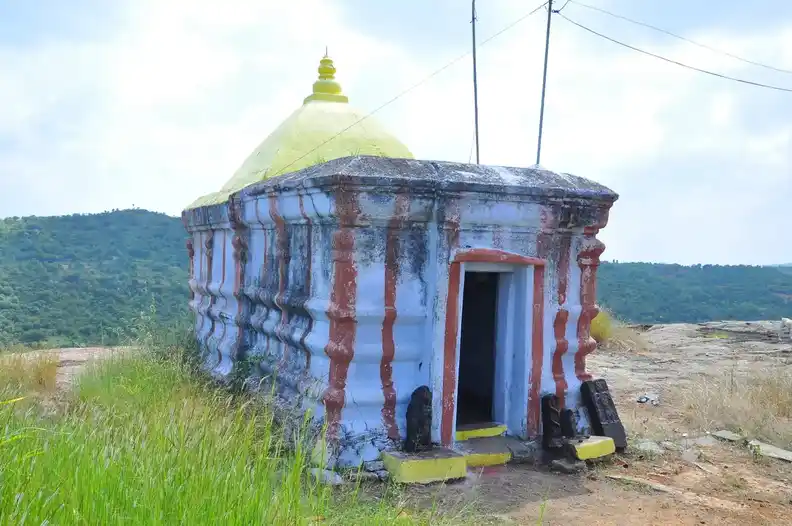 Arulmigu Subramaniyasamy Temple, Kaligoundanoor, Vellar - 636451 அருள்மிகு சுப்பிரமணியசுவாமி திருக்கோயில், Kaligoundanoor, Vellar - 636451, Salem - Ancient Temple Architecture and History Image 5