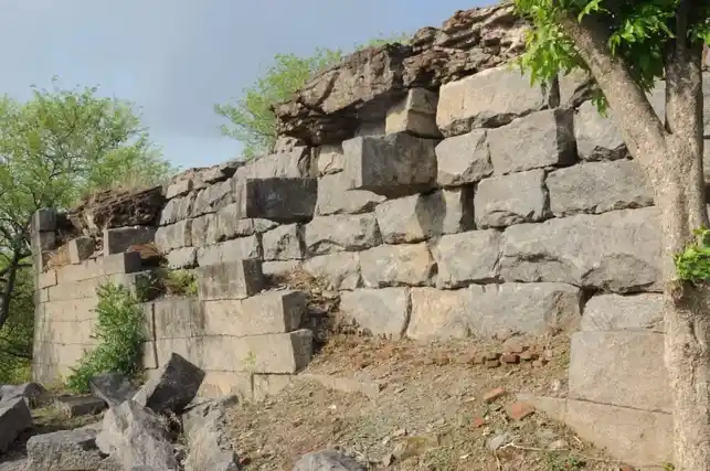 Arulmigu Subramaniyaswamy Temple, Earumpoondi - 606601 Arulmigu Subramaniyaswamy Temple, Earumpoondi - 606601, Tiruvannamalai - Ancient Temple Architecture and History Image 4