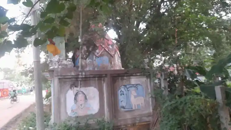 Arulmigu Subramaniyaswamy Temple, Idaikattu - 621901 அருள்மிகு சுப்பிரமணியசுவாமி திருக்கோயில், Idaikattu - 621901, Ariyalur - Ancient Temple Architecture and History Image 4