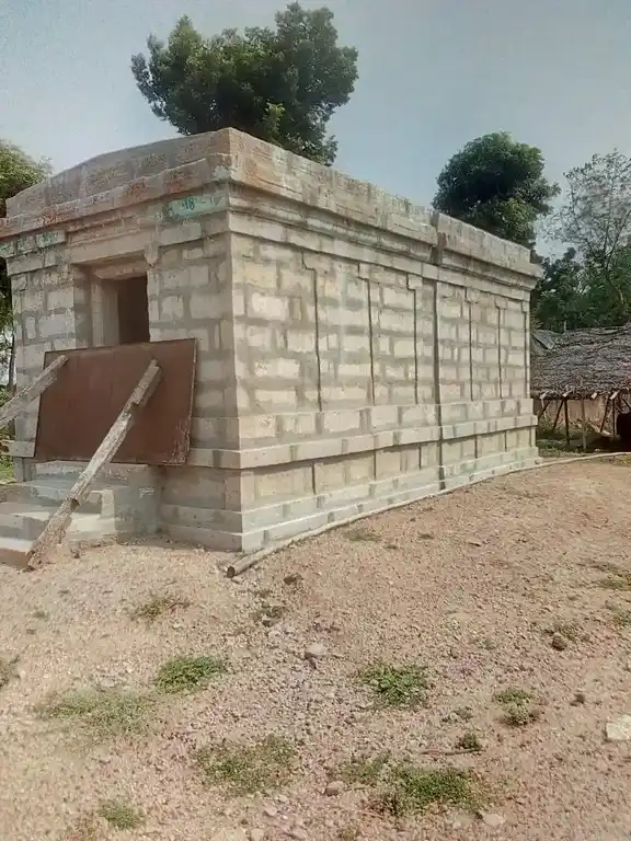 Arulmigu Subramaniyaswamy Temple, Kattupiringiyam - 621704 அருள்மிகு சுப்பிரமணியசுவாமி திருக்கோயில், Kattupiringiyam - 621704, Ariyalur - Ancient Temple Architecture and History Image 4