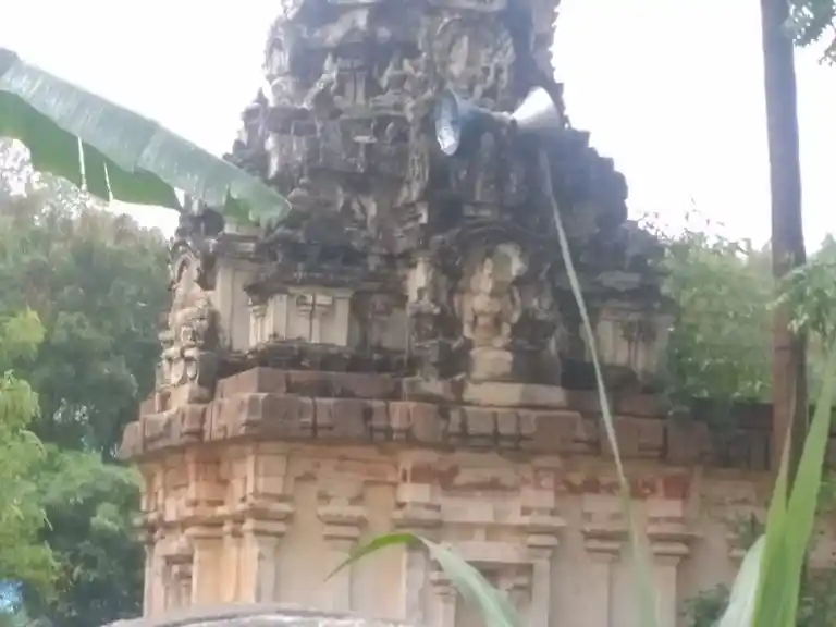 Arulmigu Subramaniyaswamy Temple, Maharajapuram - 613105 அருள்மிகு சுப்ரமணியசுவாமி திருக்கோயில், Maharajapuram - 613105, Thanjavur - Ancient Temple Architecture and History Image 3