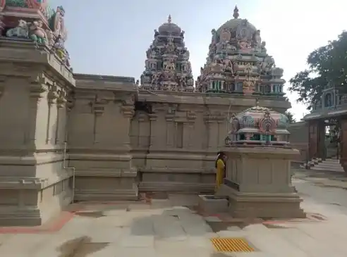 Arulmigu Subramaniyaswamy Temple, Malaikoil, Chennimalai - 638051 அருள்மிகு சுப்பிரமணியசுவாமி திருக்கோயில், மலைக்கோயில், சென்னிமலை - 638051, Erode - Ancient Temple Architecture and History Image 4