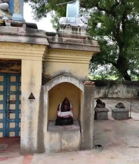 Arulmigu Subramaniyaswamy Temple, Manakuppam - 607203 அருள்மிகு சுப்ரமணியசுவாமி திருக்கோயில், Manakuppam - 607203, Viluppuram - Ancient Temple Architecture and History Image 2
