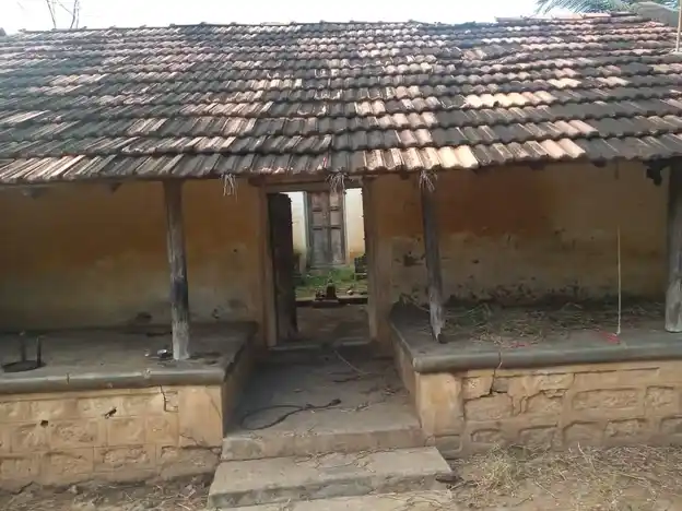 Arulmigu Subramaniyaswamy Temple, Pallipatti Valasaiyur, Pallipatty - 636122 அருள்மிகு சுப்ரமணியசுவாமி திருக்கோயில், பள்ளிப்பட்டி, பள்ளிப்பட்டி - 636122, Salem - Ancient Temple Architecture and History Image 3