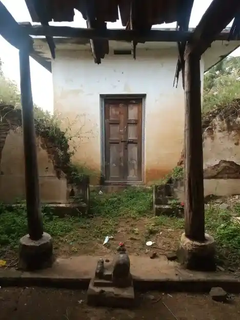 Arulmigu Subramaniyaswamy Temple, Pallipatti Valasaiyur, Pallipatty - 636122 அருள்மிகு சுப்ரமணியசுவாமி திருக்கோயில், பள்ளிப்பட்டி, பள்ளிப்பட்டி - 636122, Salem - Ancient Temple Architecture and History Image 4