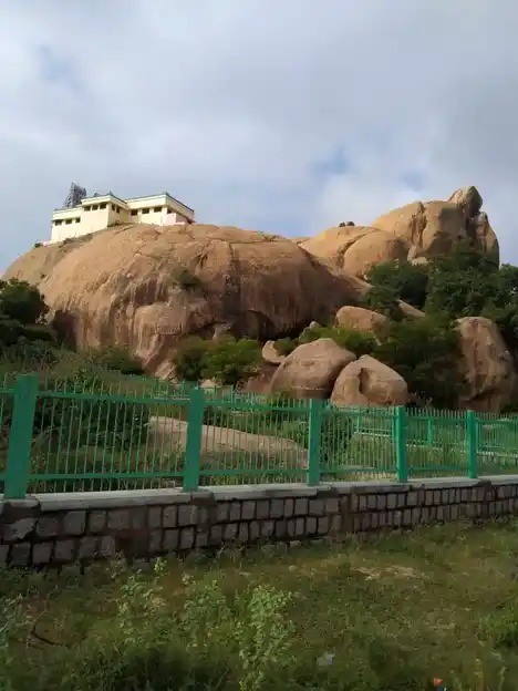 Arulmigu Subramaniyaswamy Temple, Thenimalai - 622401 அருள்மிகு சுப்ரமணியசுவாமி திருக்கோயில், தேனிமலை - 622401, Pudukkottai - Ancient Temple Architecture and History Image 2