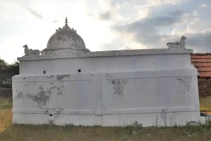 Arulmigu Subramaniyaswamy Temple, Vandaripalayam, Muthanampalayam - 639206 அருள்மிகு சுப்பிரமணியசுவாமி திருக்கோயில், Vandaripalayam, Muthanampalayam - 639206, Karur - Ancient Temple Architecture and History Image 7