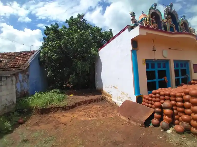 Arulmigu Sudalaimadasamy Temple, Near Thirumalai Temple, Thenpothai - 627809 அருள்மிகு சுடலைமாடசுவாமி திருக்கோயில், Near Thirumalai Temple, Thenpothai - 627809, Tenkasi - Ancient Temple Architecture and History Image 3