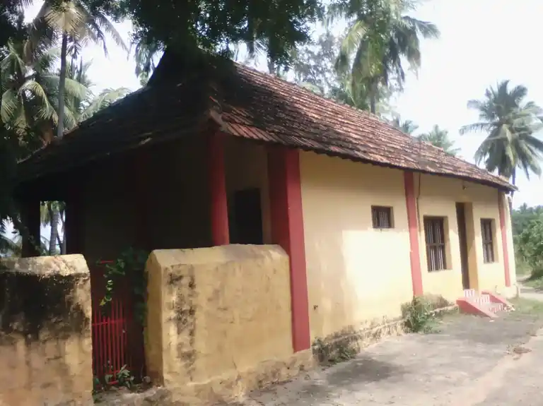Arulmigu Sudalimadan Temple, Kariyamanikapuram - 629052 Arulmigu Sudalimadan Temple, Kariyamanikapuram - 629052, Kanyakumari - Ancient Temple Architecture and History Image 2
