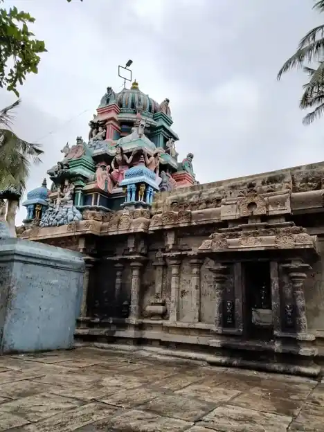 Arulmigu Suganthaparimaleswarar Temple, Thirumananjeri, Karambakudi Taluk - 622302 அருள்மிகு சுகந்தபரிமளேஸ்வரர் திருக்கோயில், திருமணஞ்சேரி, கறம்பக்குடி வட்டம் - 622302, Pudukkottai - Ancient Temple Architecture and History Image 3