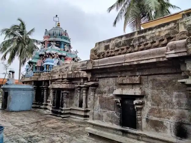 Arulmigu Suganthaparimaleswarar Temple, Thirumananjeri, Karambakudi Taluk - 622302 அருள்மிகு சுகந்தபரிமளேஸ்வரர் திருக்கோயில், திருமணஞ்சேரி, கறம்பக்குடி வட்டம் - 622302, Pudukkottai - Ancient Temple Architecture and History Image 7