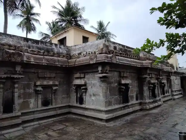 Arulmigu Suganthaparimaleswarar Temple, Thirumananjeri, Karambakudi Taluk - 622302 அருள்மிகு சுகந்தபரிமளேஸ்வரர் திருக்கோயில், திருமணஞ்சேரி, கறம்பக்குடி வட்டம் - 622302, Pudukkottai - Ancient Temple Architecture and History Image 9