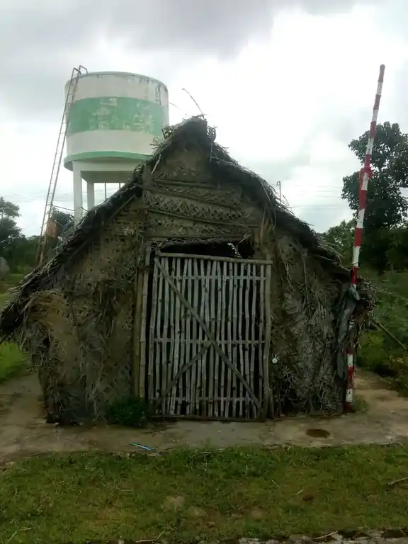 Arulmigu Sukrieswar And Vanmekanathar Swamy Temple, Nalilondru - 613703 அருள்மிகு சுக்ரீஸ்வரர் மற்றும் வன்மீகநாதசுவாமி திருக்கோயில், Nalilondru - 613703, Thiruvarur - Ancient Temple Architecture and History Image 2